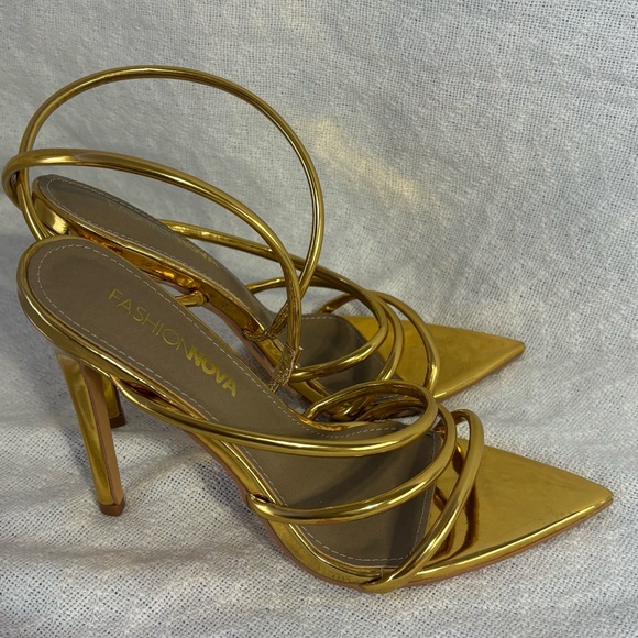 Gold Fashion Nova Heels - Picture 2 of 5